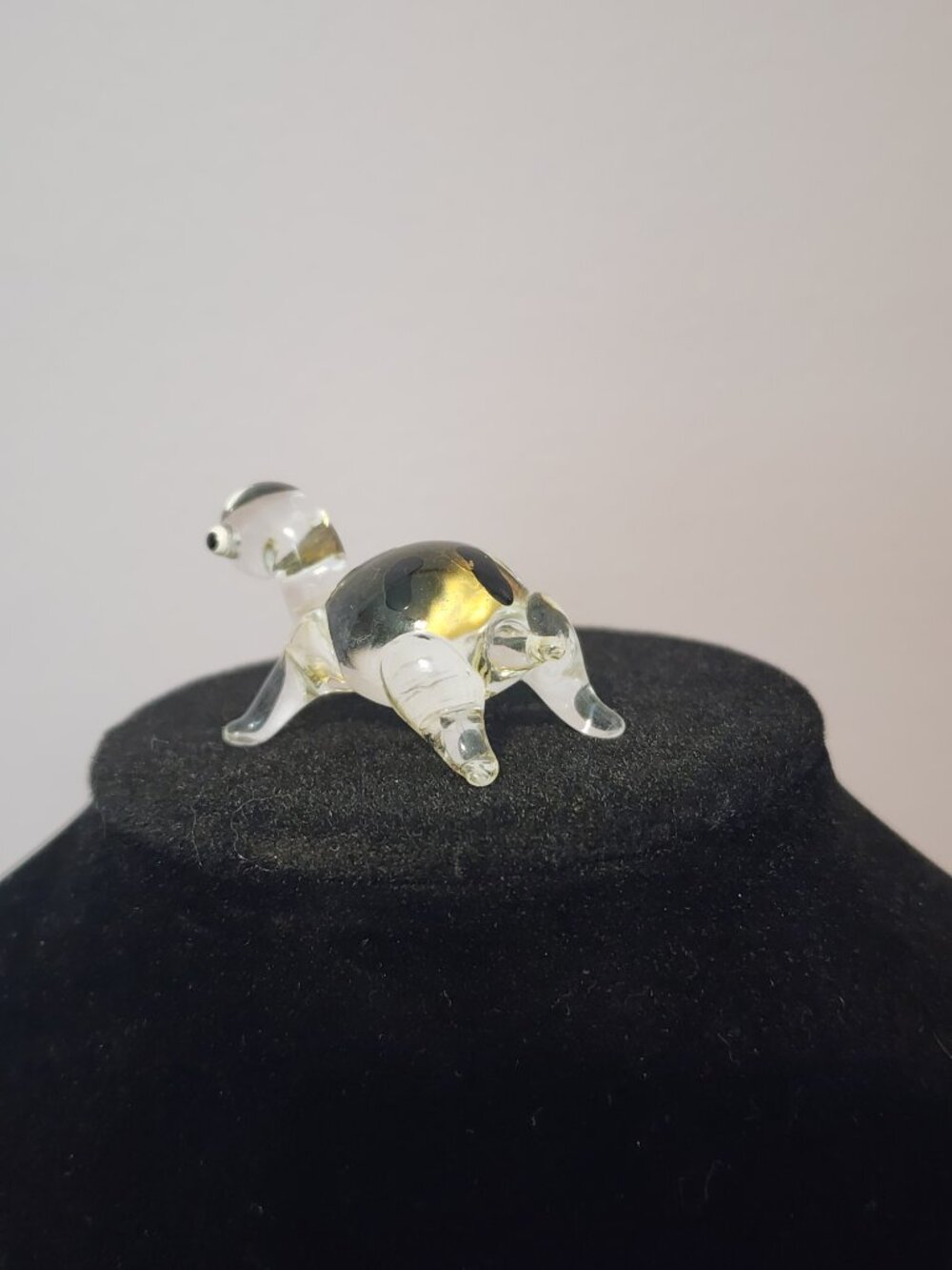 Small Glass Turtle with Black Shell Design - Picture 5 of 8